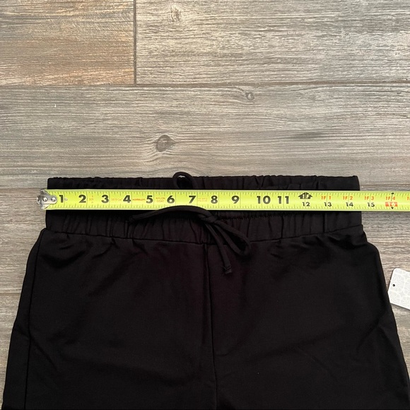 NWT FP Movement Sunny Set Black French Terry Cropped Sweatshirt & Shorts S Small - Picture 15 of 16